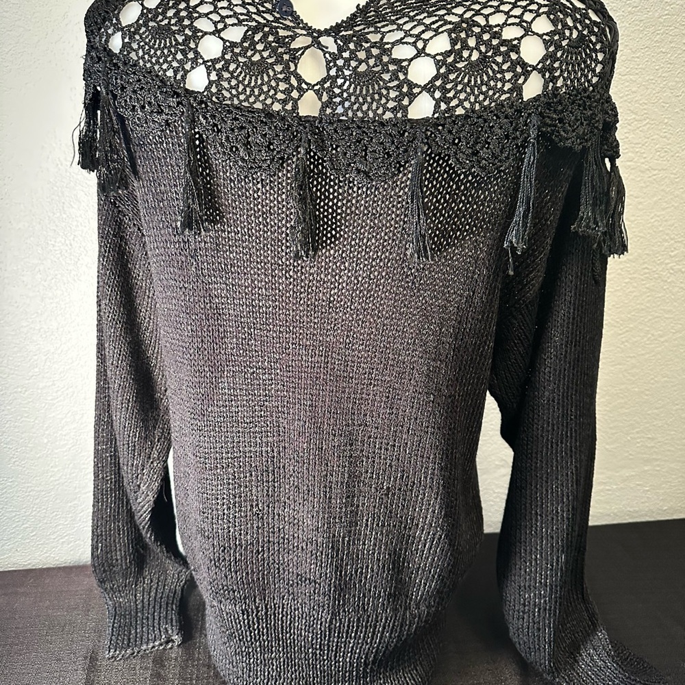 Vintage Women’s Crochet Knit Sweater With Embroidery Stunning! - Picture 5 of 7